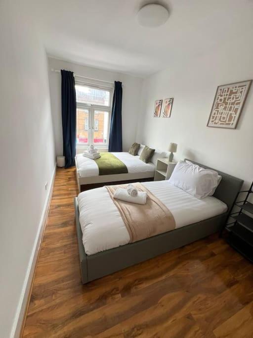 2 Bedroom Apartment Near Station 런던 외부 사진